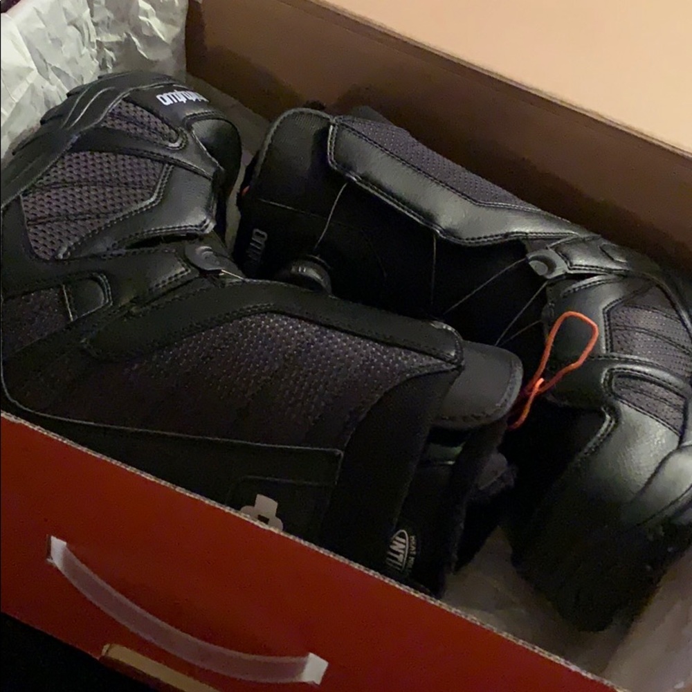 Thirty two brand snowboard boots